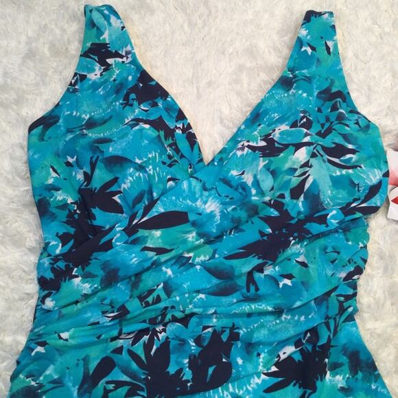 L.L. Bean Xtra Life one-piece Swimsuit 18 reg - Picture 2 of 7